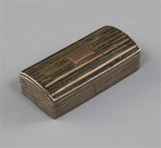 A George III gold and tortoiseshell mounted silver snuff box, London, 1802, 68mm.